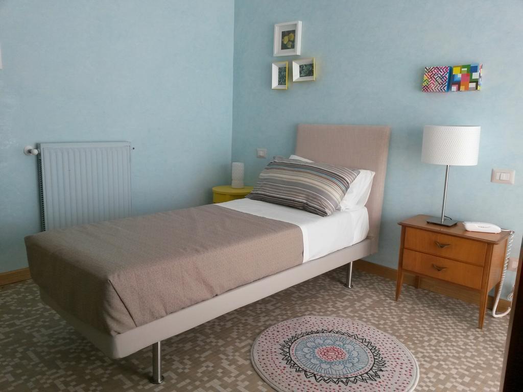 Garibaldi R&B Bed & Breakfast Messina Oda fotoğraf